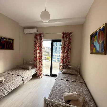 Skyline Panoramic * Tiran